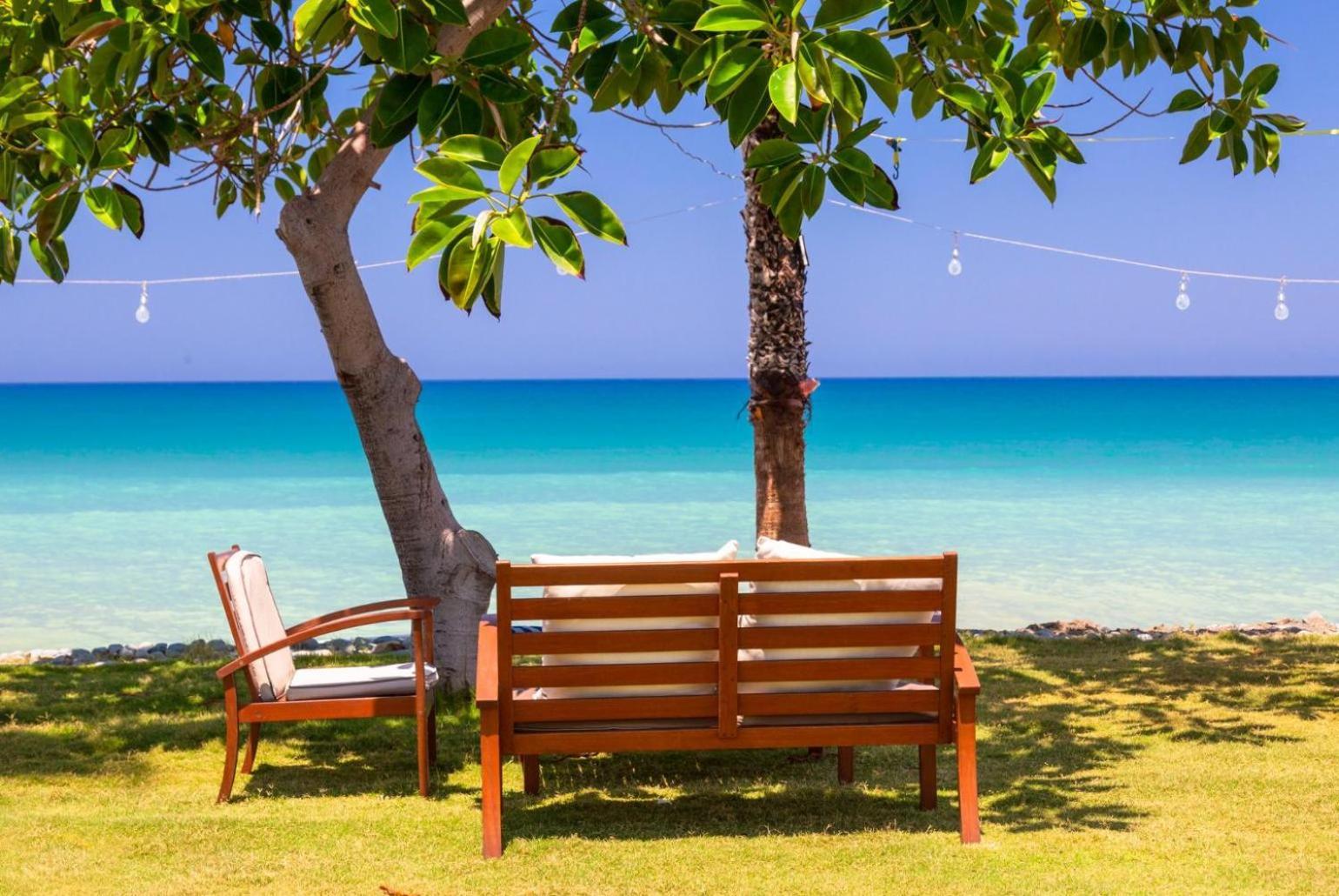 Villa Seashore One Paphos ภายนอก รูปภาพ