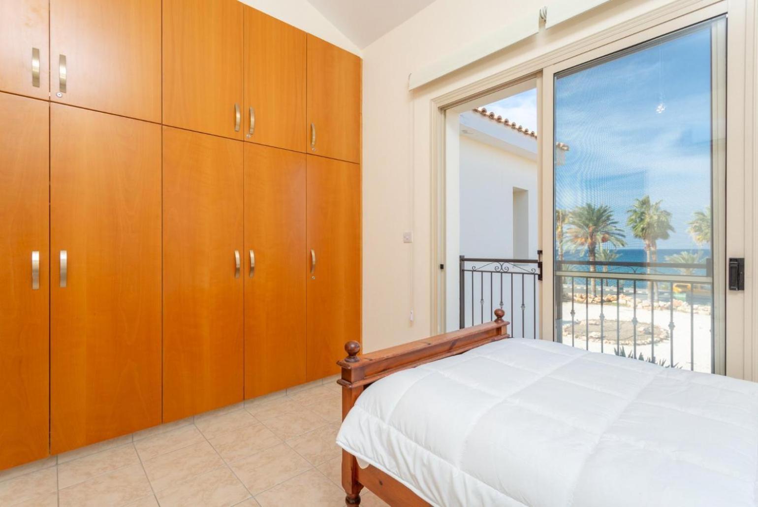 Villa Seashore One Paphos ภายนอก รูปภาพ
