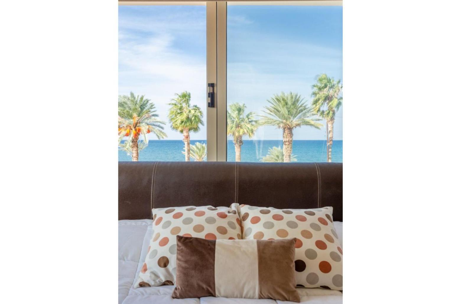 Villa Seashore One Paphos ภายนอก รูปภาพ