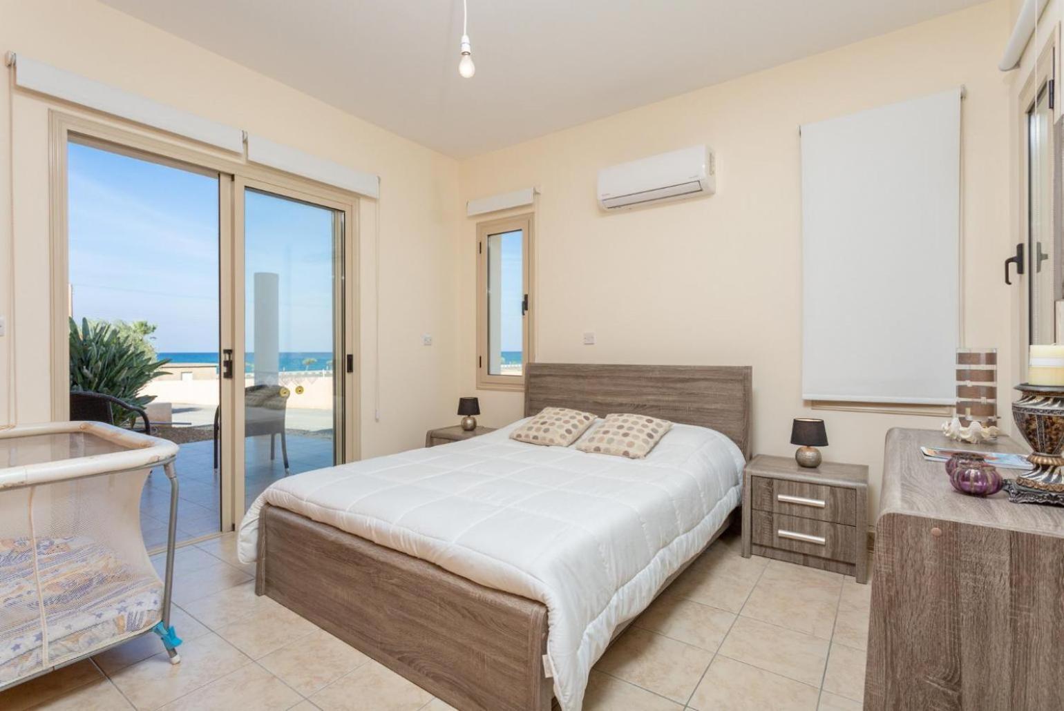 Villa Seashore One Paphos ภายนอก รูปภาพ