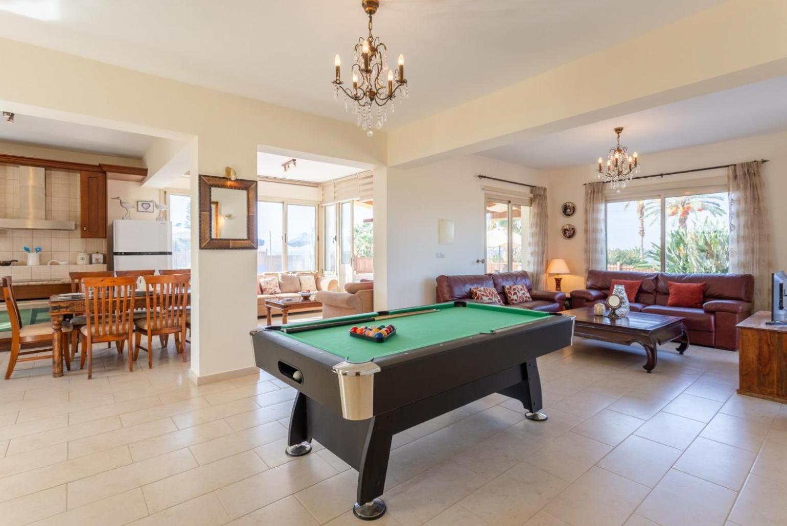 Villa Seashore One Paphos ภายนอก รูปภาพ