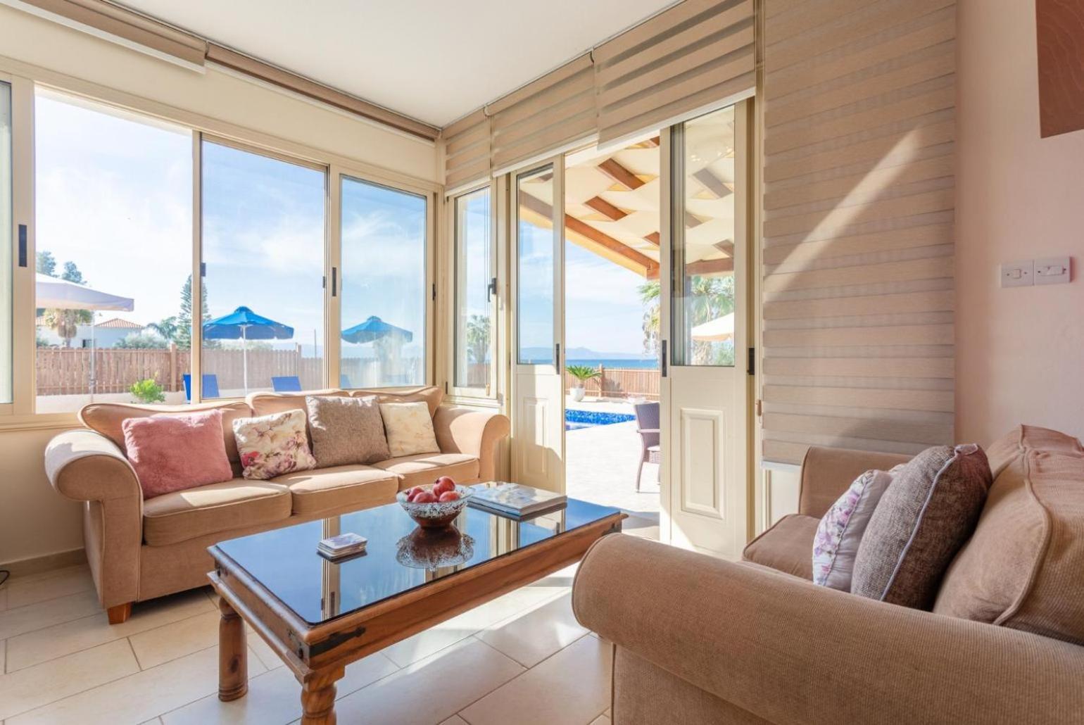 Villa Seashore One Paphos ภายนอก รูปภาพ