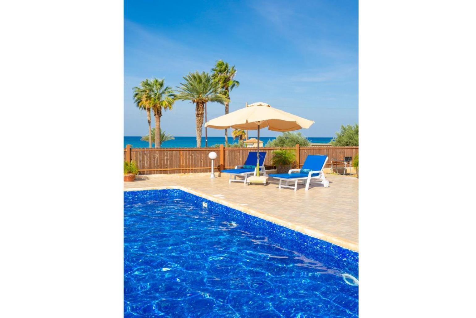 Villa Seashore One Paphos ภายนอก รูปภาพ