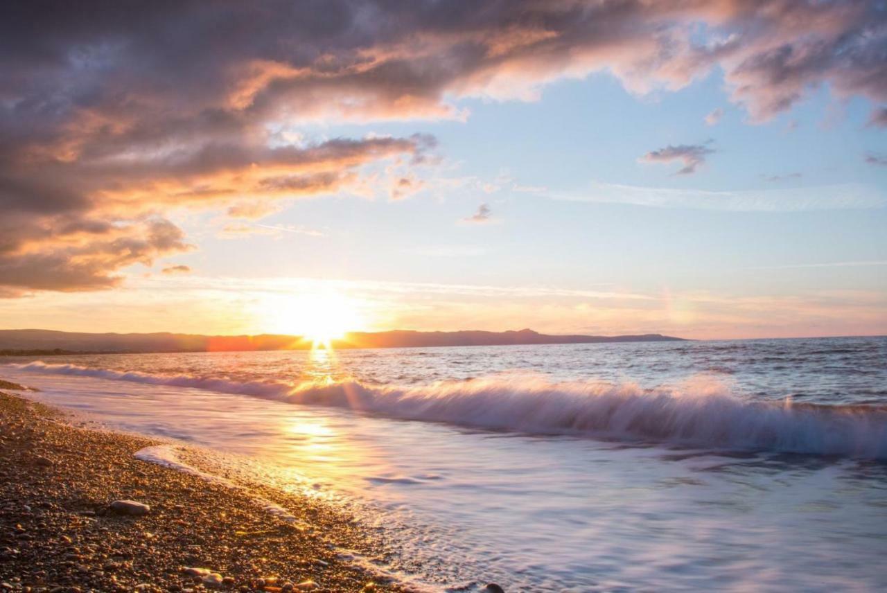 Villa Seashore One Paphos ภายนอก รูปภาพ
